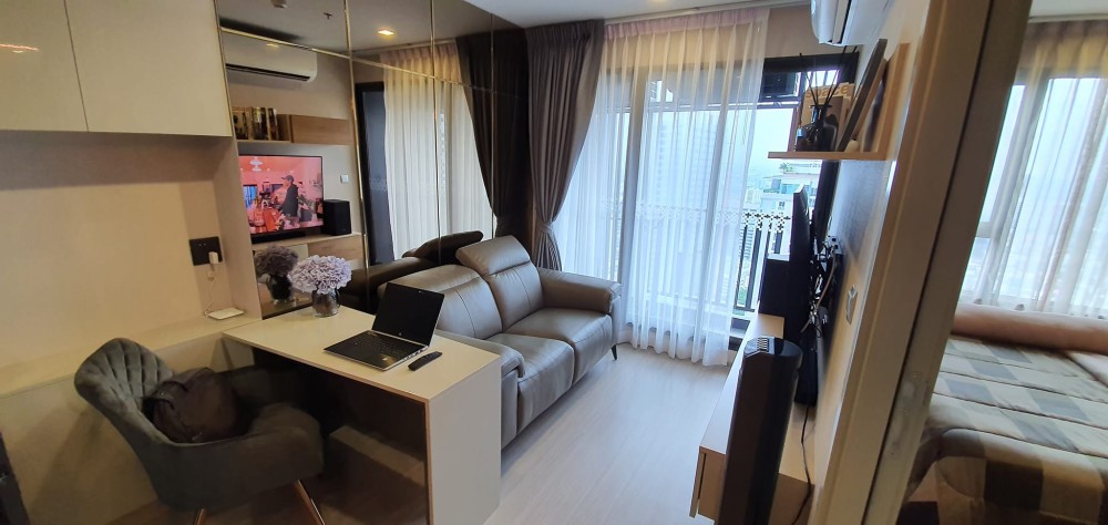 ให้เช่า คอนโด ไลฟ์ ลาดพร้าว ตกแต่งบิ้วอินสุดปัง โดนใจ ชั้นสูง มาแต่ตัว ก็อยู่ได้เลยจ้า