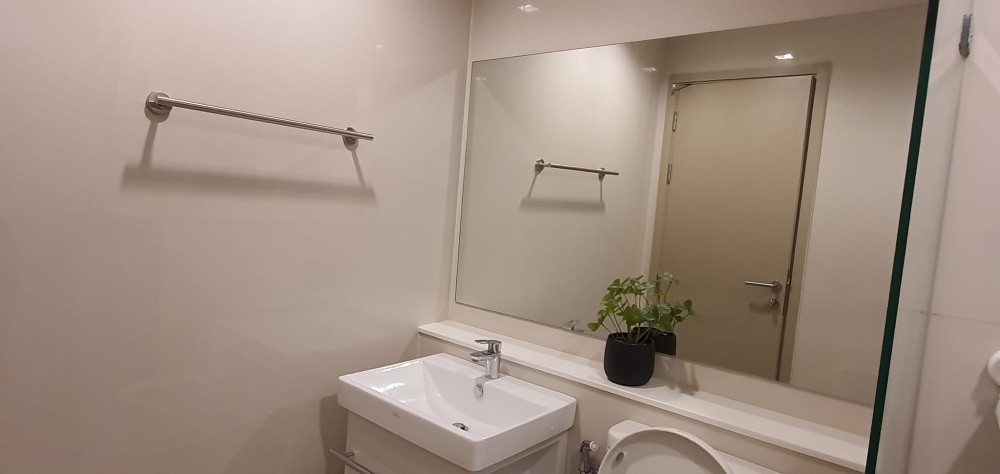 ให้เช่า คอนโด ไลฟ์ ลาดพร้าว ตกแต่งบิ้วอินสุดปัง โดนใจ ชั้นสูง มาแต่ตัว ก็อยู่ได้เลยจ้า