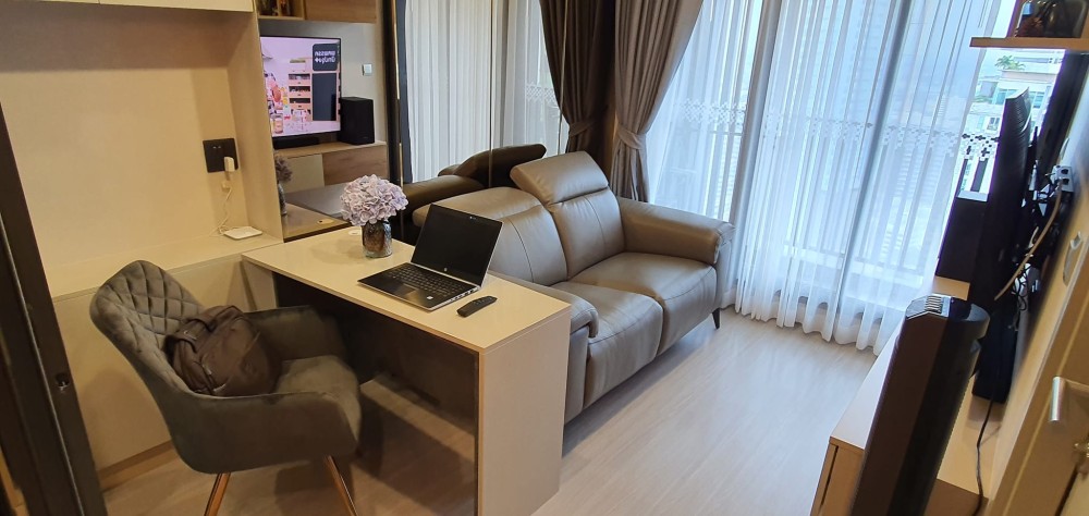 ให้เช่า คอนโด ไลฟ์ ลาดพร้าว ตกแต่งบิ้วอินสุดปัง โดนใจ ชั้นสูง มาแต่ตัว ก็อยู่ได้เลยจ้า