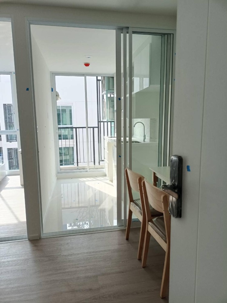 ปล่อยเช่า ชาโตว์ อินทาวน์ รัชโยธิน กั้นห้องเป็นสัดส่วน เฟอร์นิเจอร์ครบชุด พร้อมโซฟาน่านั่่่ง จองเลย