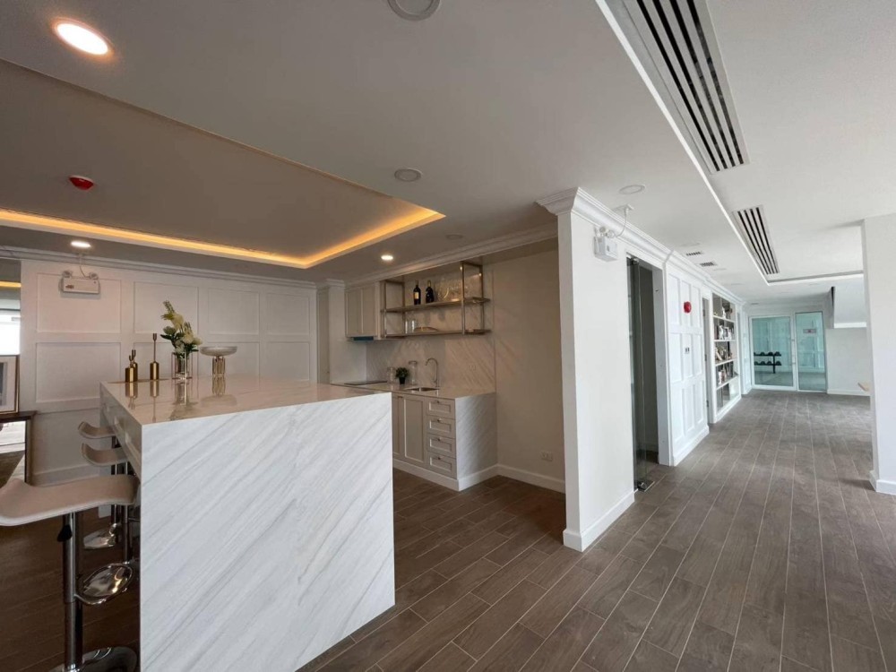 ปล่อยเช่า ชาโตว์ อินทาวน์ รัชโยธิน กั้นห้องเป็นสัดส่วน เฟอร์นิเจอร์ครบชุด พร้อมโซฟาน่านั่่่ง จองเลย