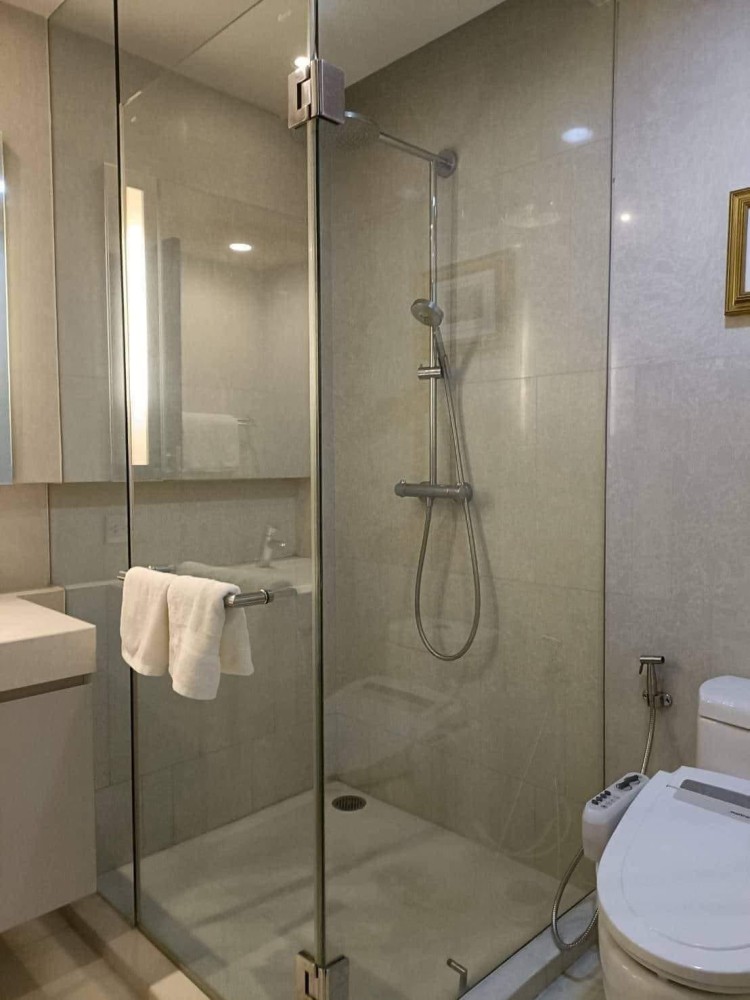 For RENT QUATTRO by Sansiri 1 bedroom 1 bathroom with furniture and complete items. Don't miss it. Book now.