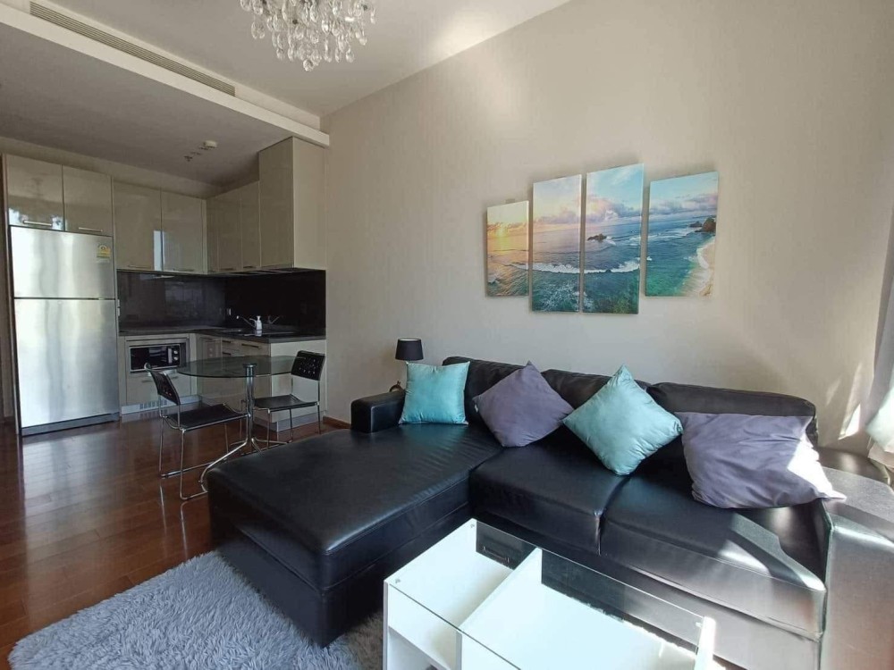 For RENT QUATTRO by Sansiri 1 bedroom 1 bathroom with furniture and complete items. Don't miss it. Book now.