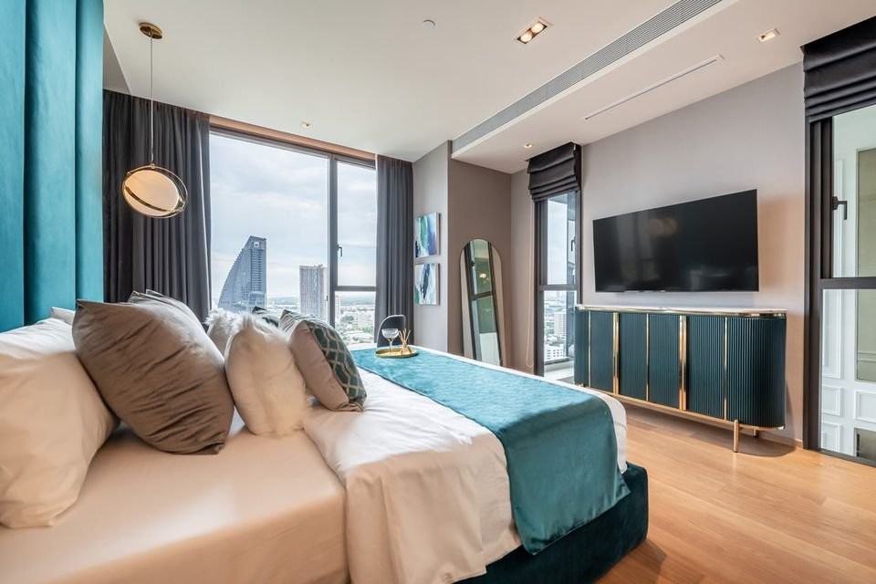 Condo for rent or sale, Beatnik Sukhumvit 32, DUPLEX PENTHOUSE room, south facing, very cool breeze, beautiful view.