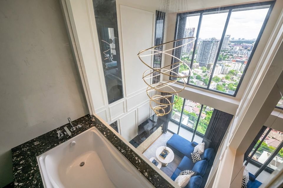 Condo for rent or sale, Beatnik Sukhumvit 32, DUPLEX PENTHOUSE room, south facing, very cool breeze, beautiful view.