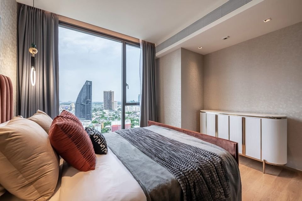 Condo for rent or sale, Beatnik Sukhumvit 32, DUPLEX PENTHOUSE room, south facing, very cool breeze, beautiful view.