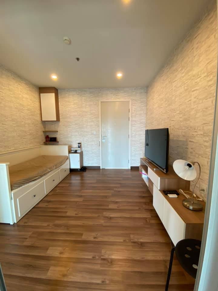 For rent or sale Condo Centric Tiwanon Station, spacious room, fully furnished. Ready to move in. Don't miss it. Book now.
