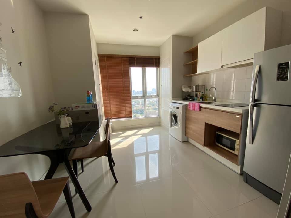 For sale Condo Centric Tiwanon Station, spacious room, fully furnished. Ready to move in. Don't miss it. Book now.