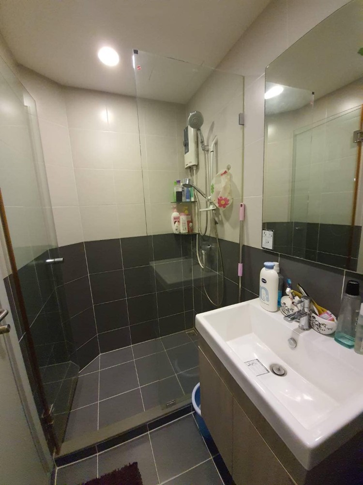 For rent  Ideo Mobi Charan Interchange ห้องติดวอลเปเปอร์อย่างดี ราคาไม่แรง คุณต้องรีบย้าย