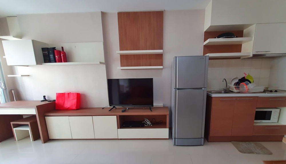for rent คอนโด ไอวี่ รัชดา ชั้น6 วิวสระ ห้องใหญ่พื้นที่ใช้สอยเยอะสุดๆ ราคานี้คุ้มมาก จองเลยจ้า