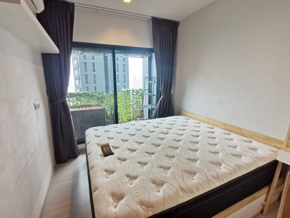 For rent Life Asoke Rama9 ห้องพร้อมอยู่  เฟอร์นิเจอร์ Built in เครื่องใช้ไฟฟ้าครบครัน อย่าพลาดเลย