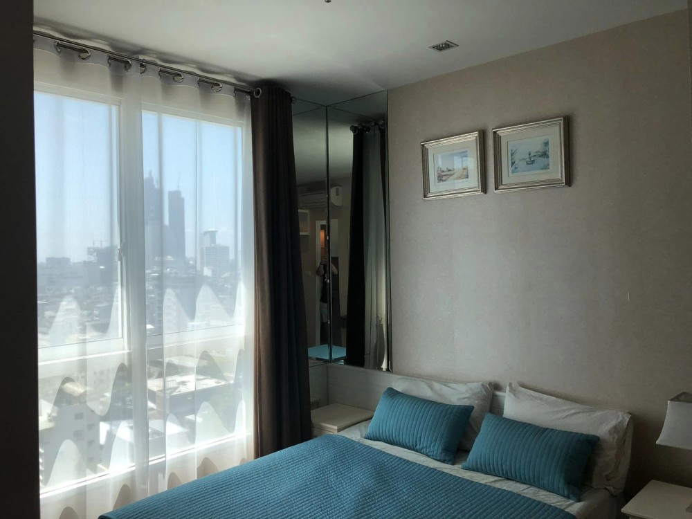 ให้เช่า Ivy Sathon 10 ชั้น 15 fully furnished โซฟานั่งสบายสุดๆ เตียงนอนนอนสบาย ไม่จองไม่ได้แล้ว