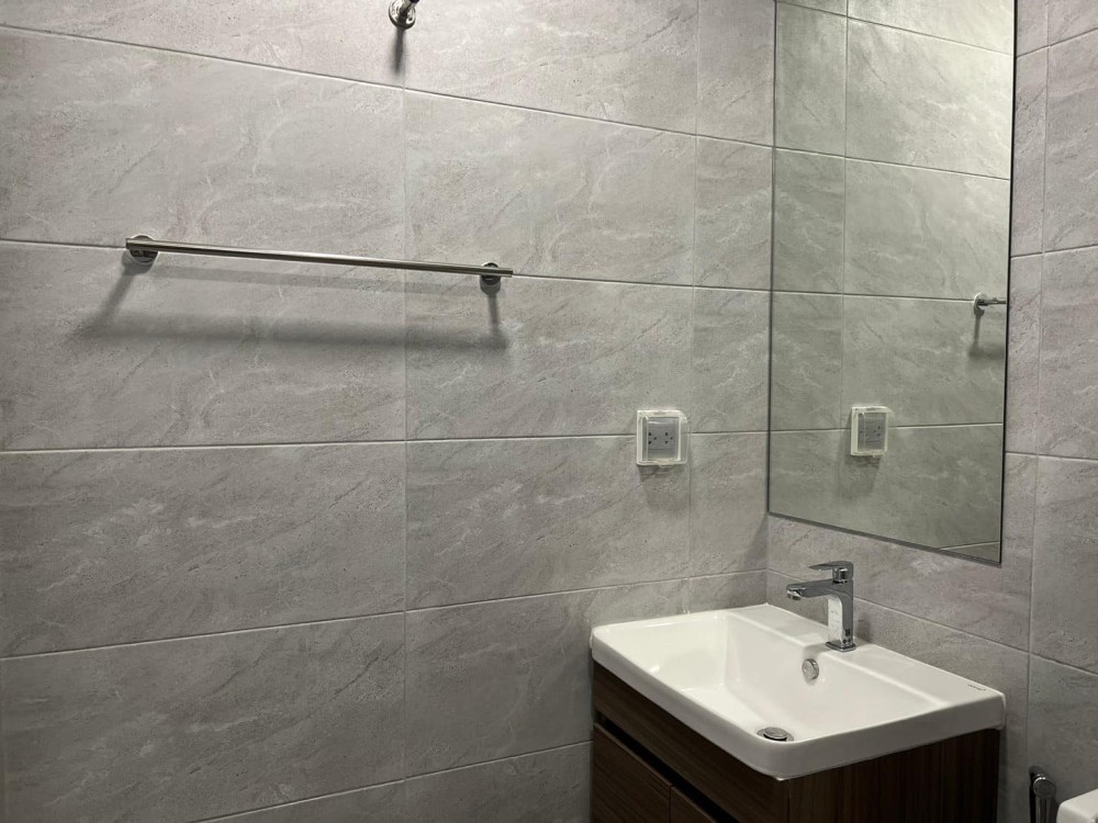 ให้เช่า   โมดิซ ลอนซ์ รังสิต ชั้นสูง วิวดี ห้องให่กริ๊บ แต่งครบพร้อมเข้าอยู่ รีบจองเลย ห้ามพลาดจ้า