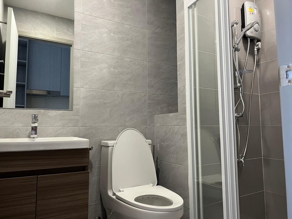 ให้เช่า   โมดิซ ลอนซ์ รังสิต ชั้นสูง วิวดี ห้องให่กริ๊บ แต่งครบพร้อมเข้าอยู่ รีบจองเลย ห้ามพลาดจ้า