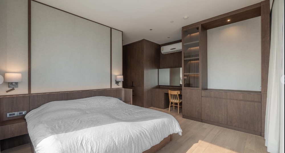 ขายด่วนๆ Condo M Silom 2 bed 2bath หน้าต่างสามด้าน panoramic view ลมดี แดดดี รีบมาจอง