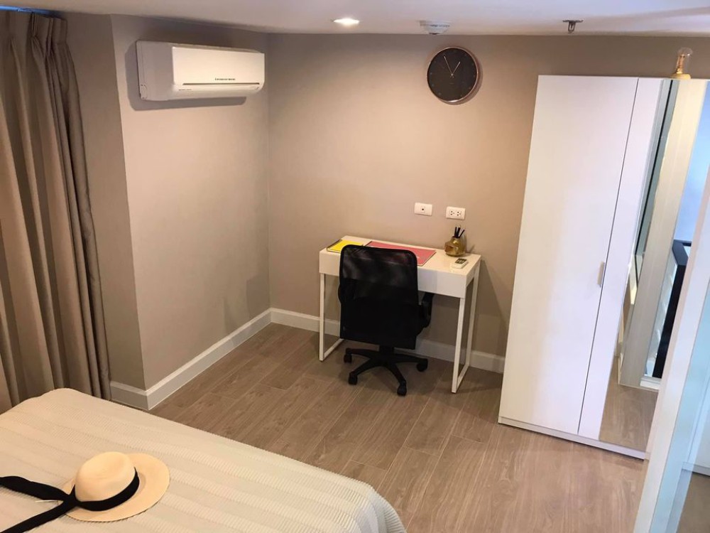 ด่วนๆ คอนโด ให้เช่า Metrosky prachacheun ห้องDuplex ห้องสวยหรู วิวสระว่ายน้ำ อย่ารอช้ารีบจองเลย