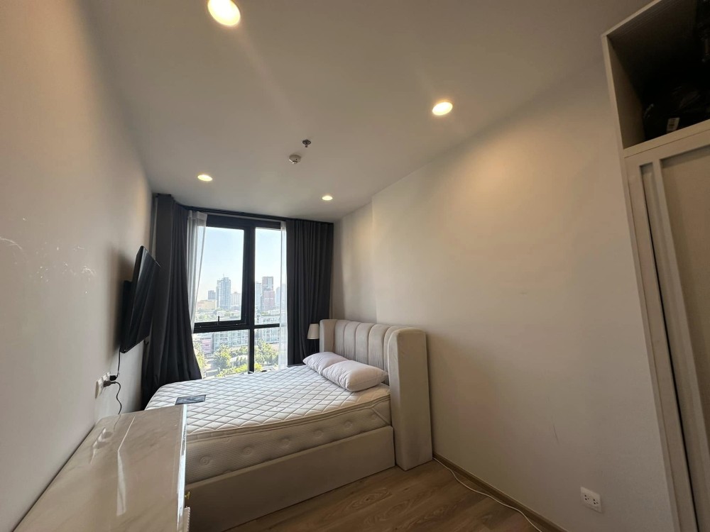 For rent OKA HAUS Sukhumvit 36 ห้องพร้อมอยู่ เฟอร์ เครื่องใช้ไฟฟ้าครบครัน คุณต้องรีบมาจอง