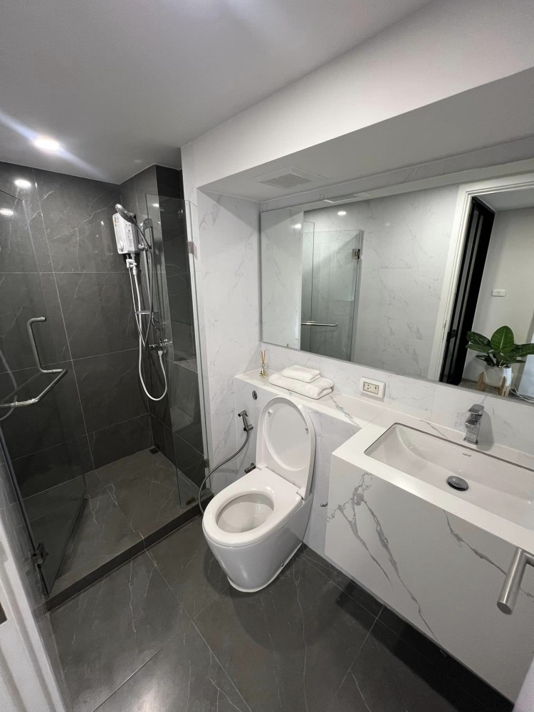 ให้เช่า ออริจิ้น ปลั๊ก แอนด์ เพลย์ รามคำแหง ทริปเปิ้ล สเตชั่น ชั้นสูง ห้อง 2 ชั้น พร้อมเฟอร์ จองเลย