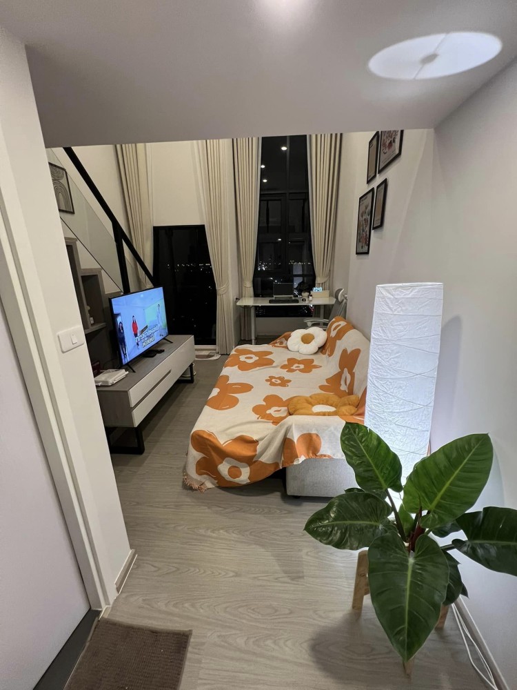 ให้เช่า ออริจิ้น ปลั๊ก แอนด์ เพลย์ รามคำแหง ทริปเปิ้ล สเตชั่น ชั้นสูง ห้อง 2 ชั้น พร้อมเฟอร์ จองเลย