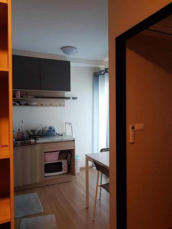 ห้องตกแต่งสวยพร้อมเข้าอยู่ เฟอร์นิเจอร์บิ้วอินใหม่เอี่ยมทั้งห้อง ให้เช่า พลัมคอนโด แจ้งวัฒนะ สเตชั่น