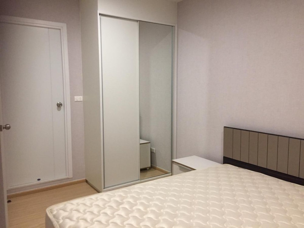 ให้เช่า Plum Condo Pinklao Station ห้องชั้นสูงวิวสระว่ายน้ำ พร้อมเฟอร์นิเจอร์อย่างดี ไม่จองพลาดมาก