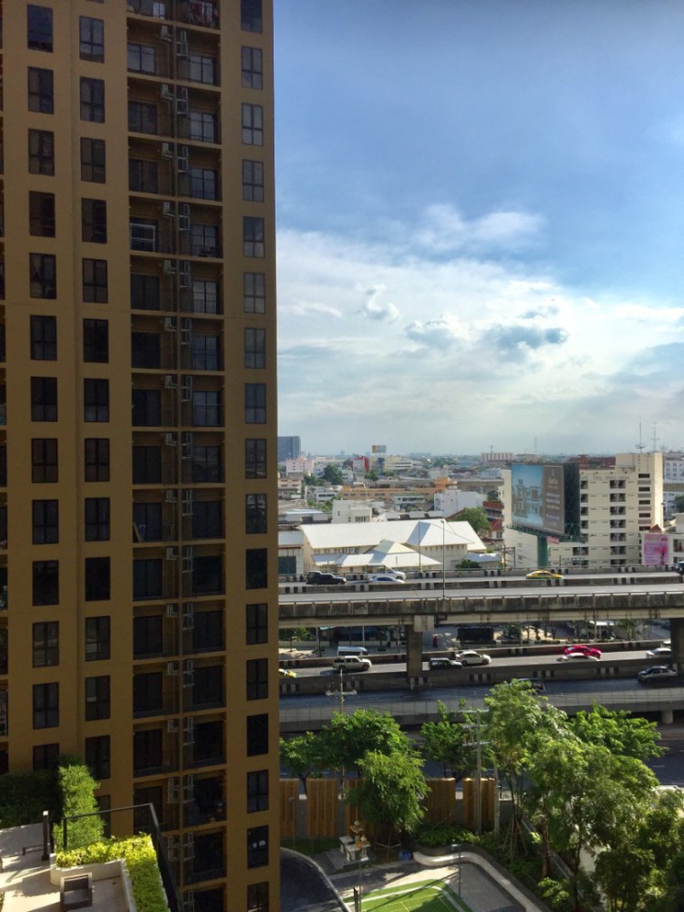 ให้เช่า Plum Condo Pinklao Station ห้องชั้นสูงวิวสระว่ายน้ำ พร้อมเฟอร์นิเจอร์อย่างดี ไม่จองพลาดมาก