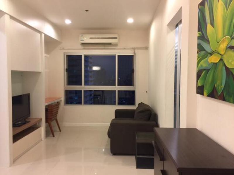 For Rent Q House Condo Sathorn ตกแต่งสวยมากพร้อมเข้าอยู่ และเครื่องใช้ไฟฟ้าครบถ้วน พลาดแล้วจะเสียใจ