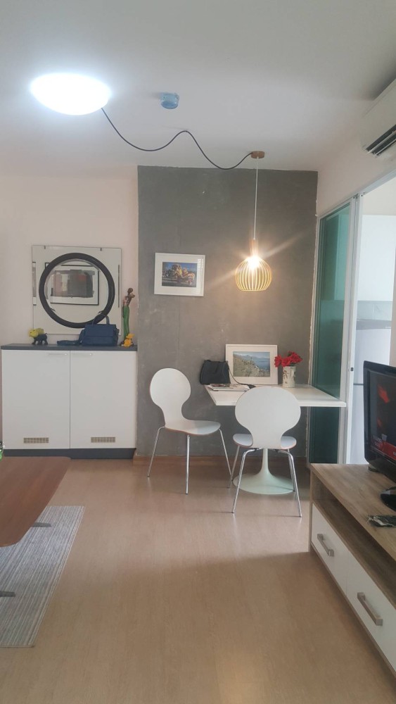 ให้เช่า คอนโด สราญวิลล์ @ แฮปปี้แลนด์ ห้องน่าอยู่ ขนาดกว้างกำลังดี เฟอร์ครบ ชั้น 5 ห้ามพลาดเลยจ้า