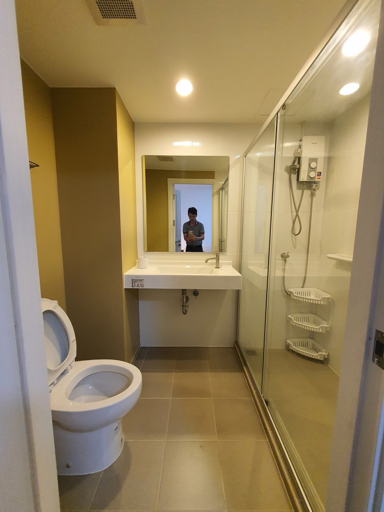 For rent, U Delight Ratchavipha, fully furnished, pool view, ready to move in. Don't miss it.