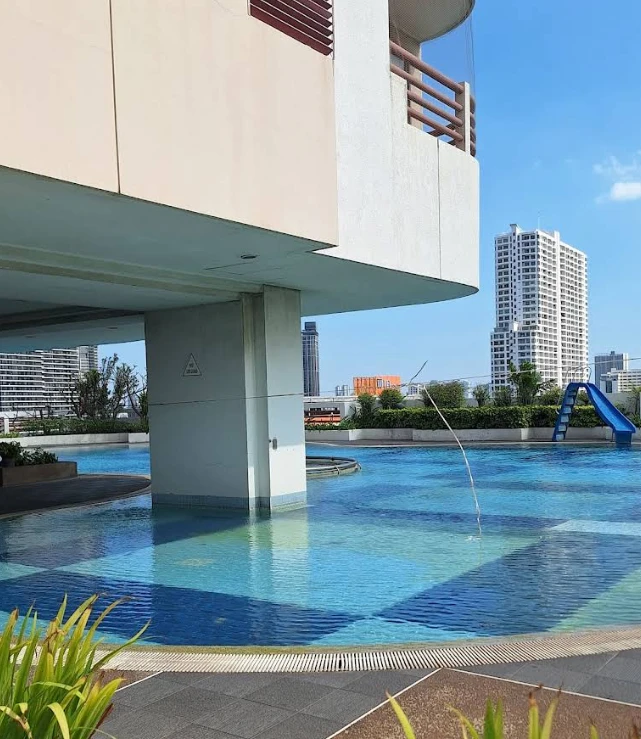 Master View Executive Place