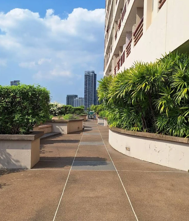 Master View Executive Place