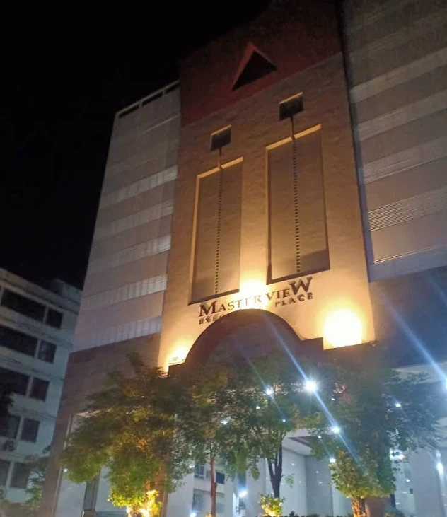 Master View Executive Place