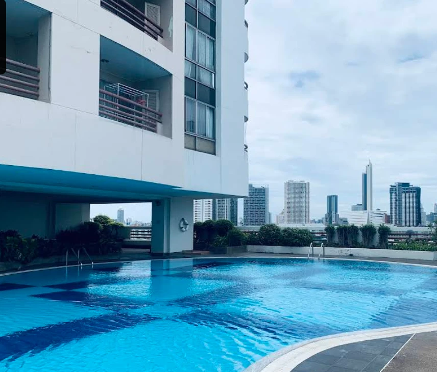 Master View Executive Place