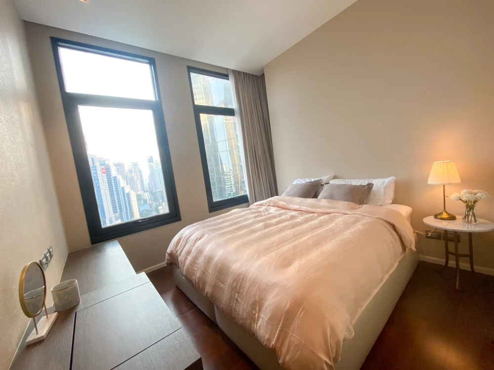 Sell / rent urgently !! Condo The Diplomat 39, good location, near the train, ready to move in, can't miss it !!