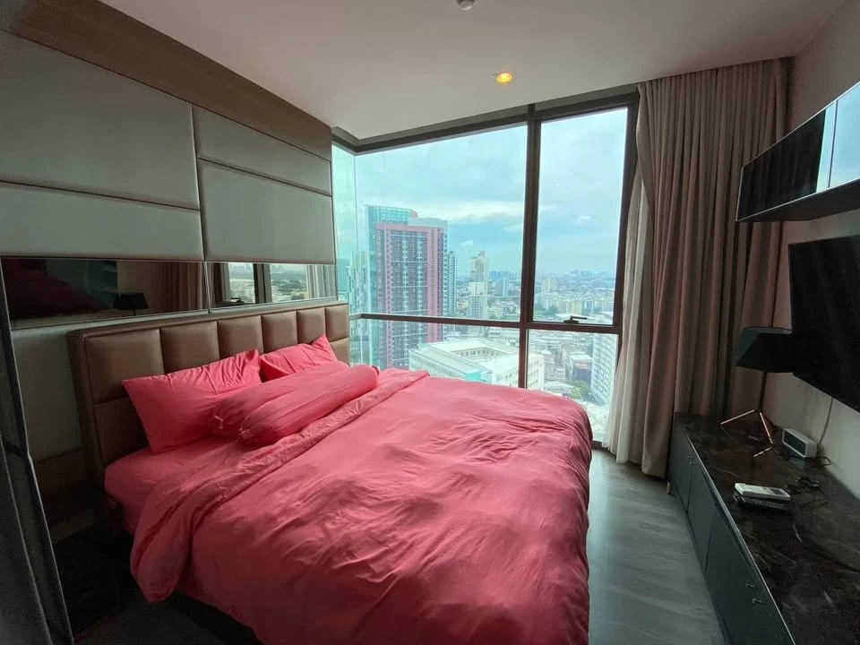 Condo for sale, The Room Sukhumvit 69, high floor, good location, spacious room, fully furnished, ready to move in, hurry and reserve now.