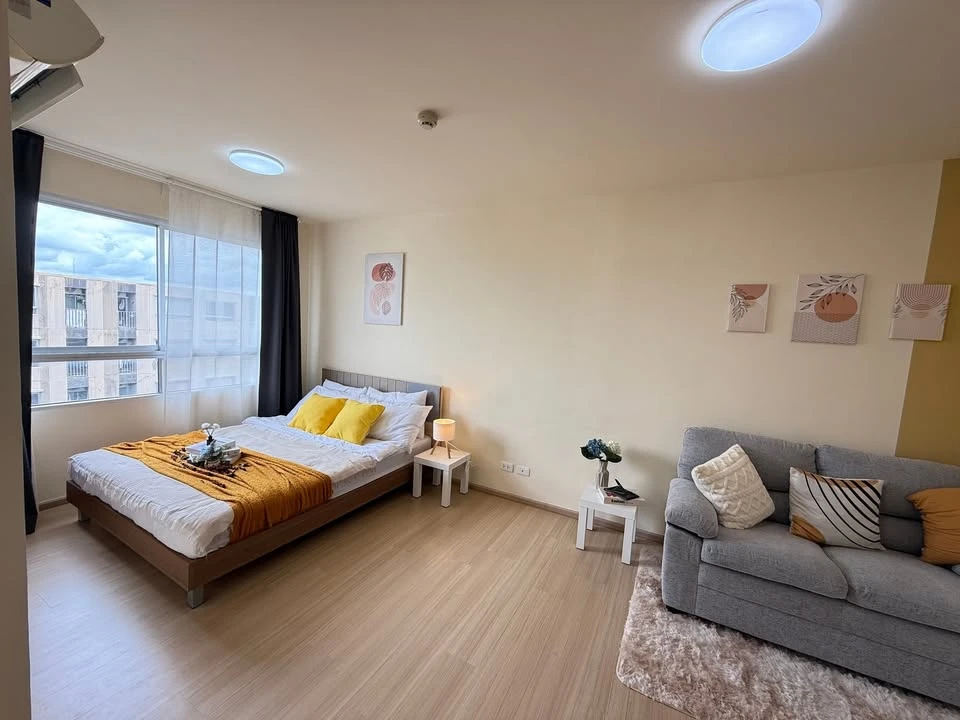 For sale: Plum Condo Samakkhi, complete with furniture, comfortable room, warm atmosphere like being at home. Reserve now!