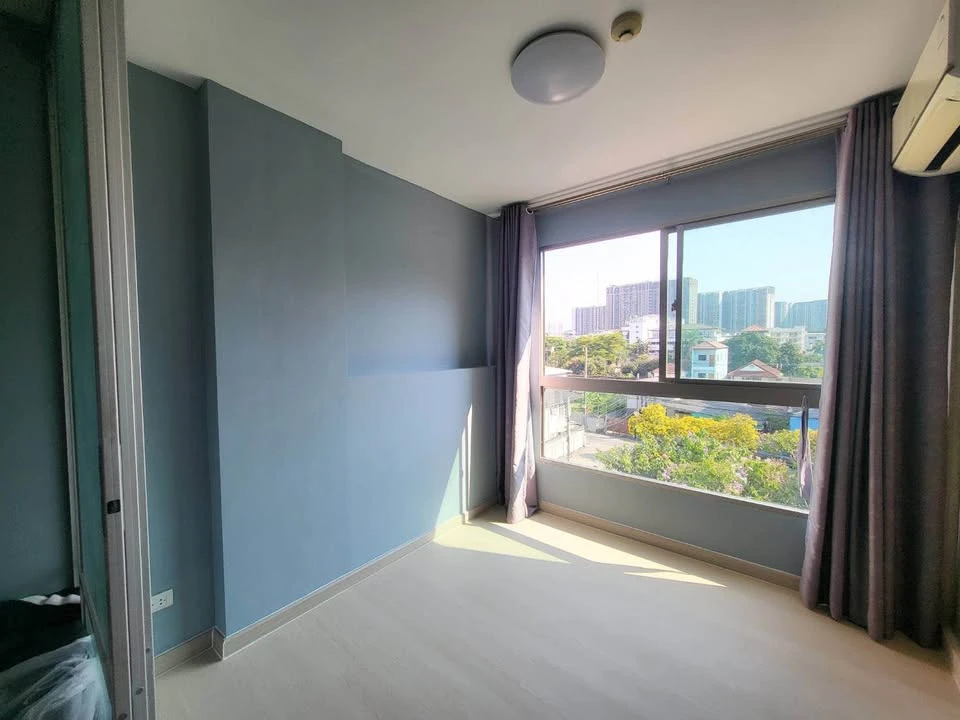 For sale: Feel Condo Pinklao - Charan 59, unblocked view, good wallpaper. Reserve first and stay first.