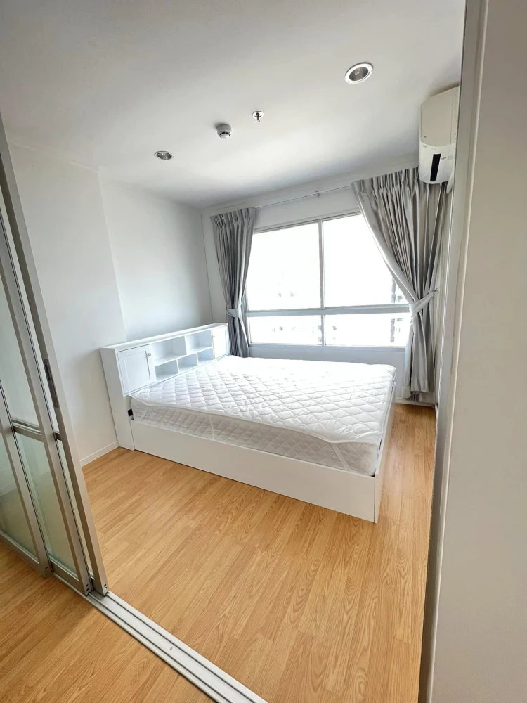 For sale: Lumpini Place Srinakarin-Hua Mak Station, separated rooms. Room renovation lovers, don't miss this. Book now.