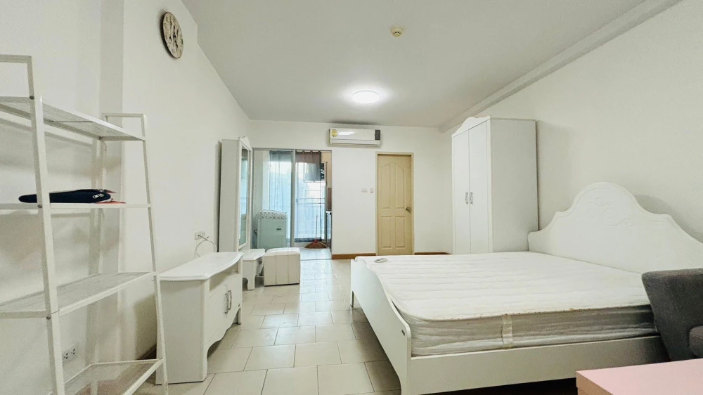 Condo Supalai City Resort Ratchada-Huay Kwang Studio room, fully furnished, white tone room, comfortable, comfortable price