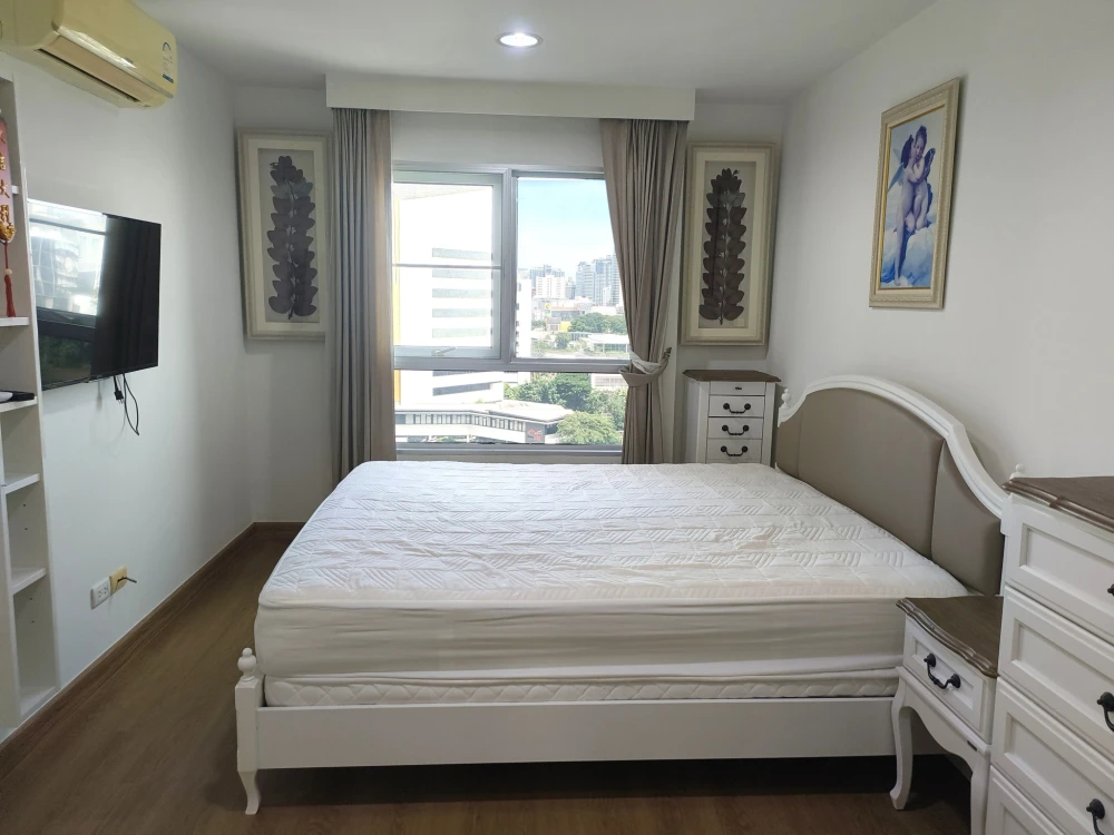 For sale: Belle Grand Rama 9, room ready to move in. Complete set of furniture Good electrical appliances Good like this, reserve now.