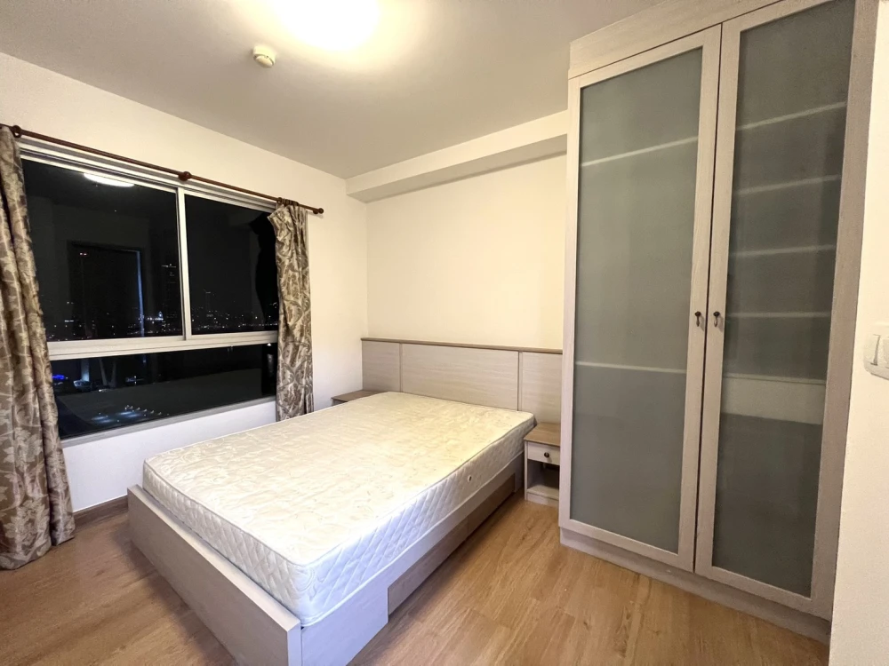 For sale: Chapter One Modern Dutch, 23rd floor, very high, room on the Chao Phraya River side, beautiful view, interested, book now!