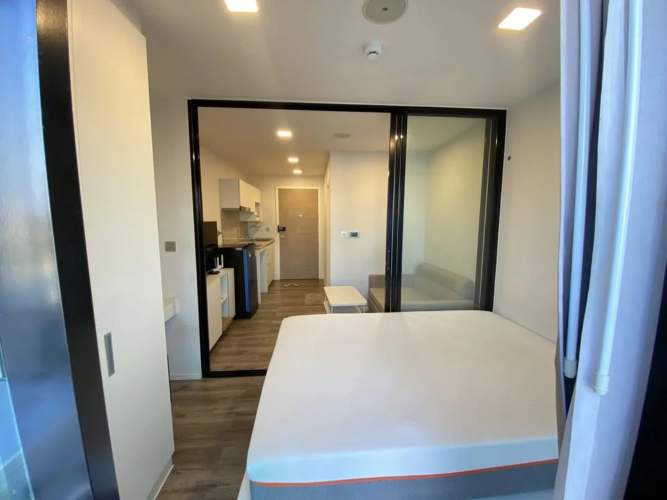 Condo for rent or sale, Atmoz Chaengwattana, partitioned room, city view, fully furnished, just come and move in.