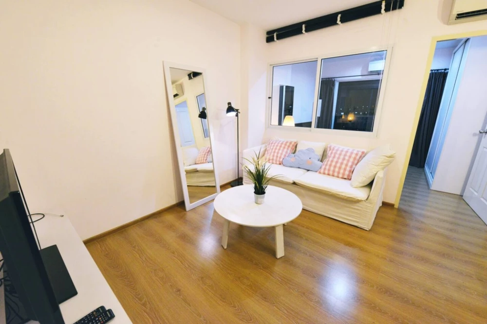 For rent or sale, Sim Vipha-Ladprao, wide room, 20th floor, separated from the kitchen. This must be reserved. Don't miss it.