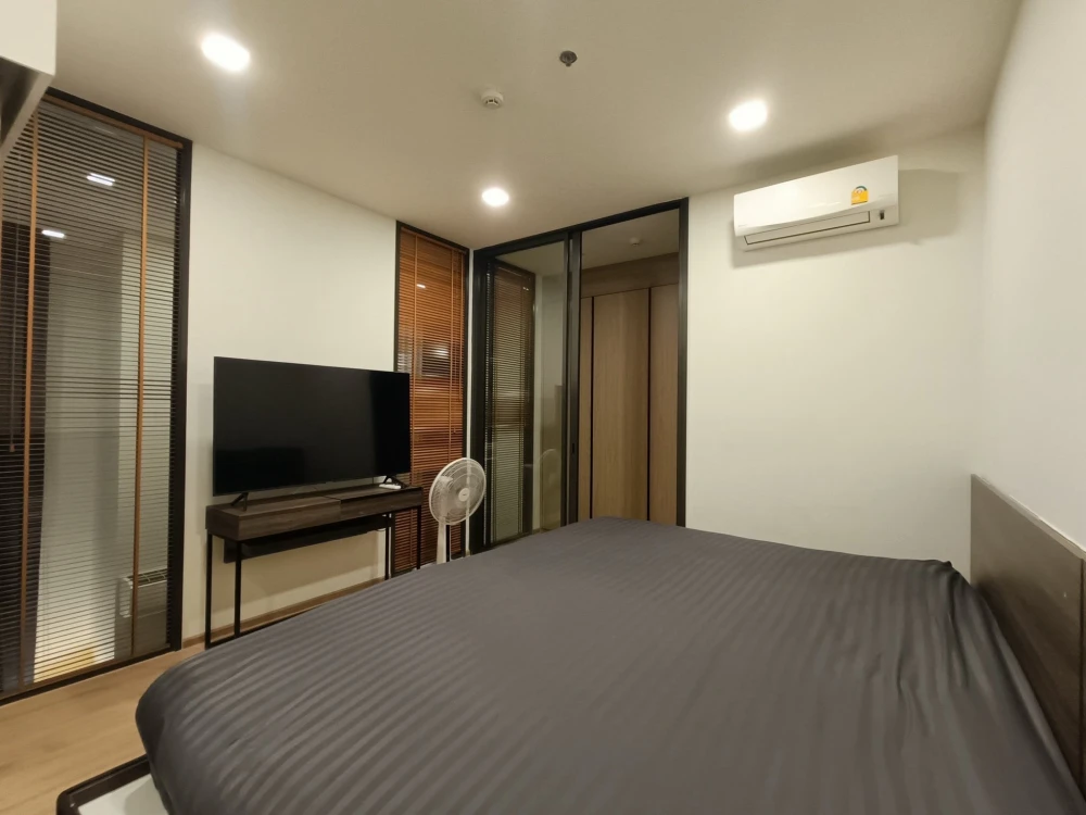 For sale, for rent, Centric Ratchayothin, view of the project garden and the electric train, duplex room, 6.2 meter high ceiling, beautiful room.