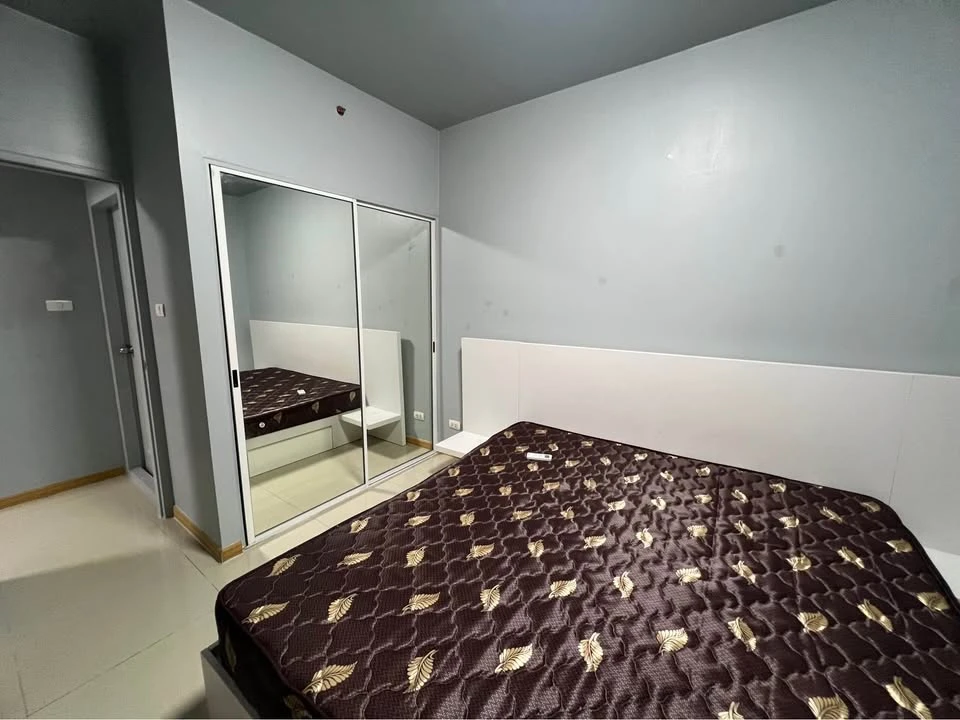For sale or rent A Space Asoke-Ratchada, spacious room, comfortable and fully furnished, book now, don't miss it.