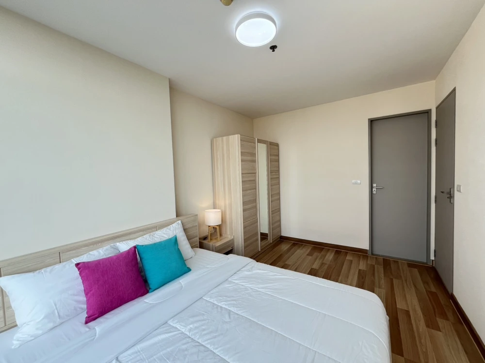 Sell, rent, Ideo Blucove Sukhumvit, 11th floor, open view, spacious room, comes with leather sofas, comfortable sitting, not hot, book now.