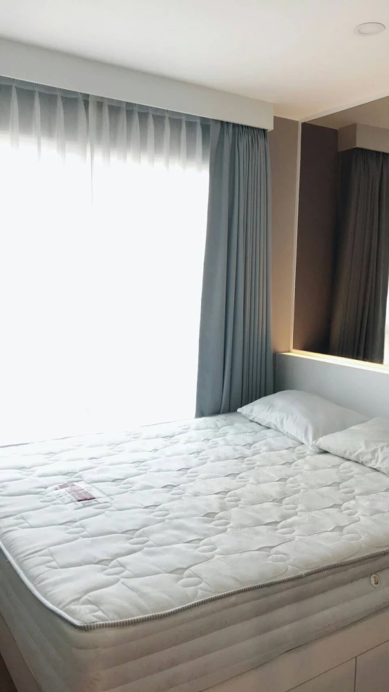 For sale, for rent!! Lumpini Place Condo Rama 4-Ratchadaphisek, location in the heart of the city, convenient travel, near BTS Ekkamai!!
