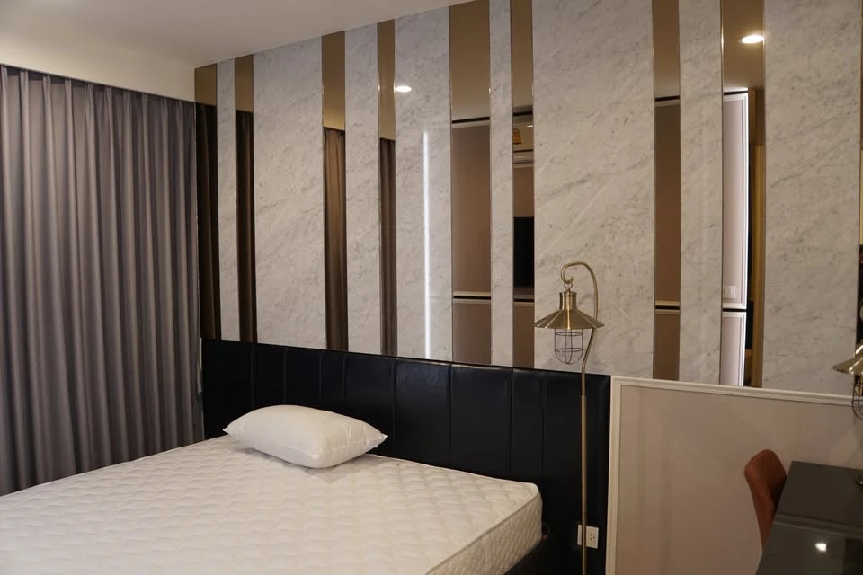For rent or sale!! Life Asoke Condo, 17th floor, beautiful room, decorated in a luxurious style, real marble, hurry up and reserve it, don't wait!!