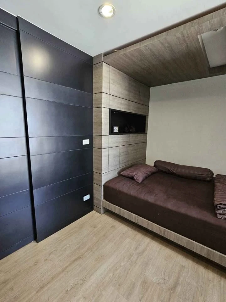 Urgent sale or rent!! Condo L Loft Ratchada 19 fully furnished with Built-in furniture. Don't hesitate, book now!!