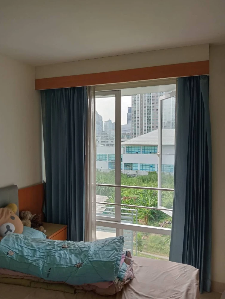 For sale: I-House Laguna Garden RCA, 6th floor, city view, no blocking buildings. Interested in owning one? Hurry and reserve now. Urgent!